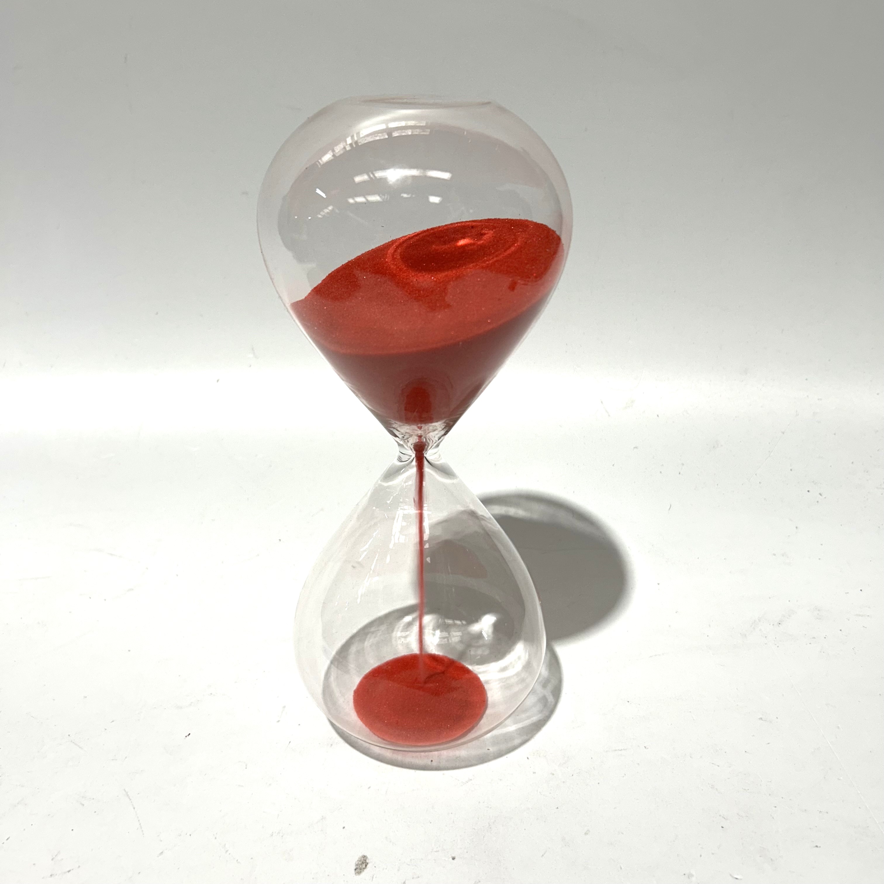 HOURGLASS, Glass w Red Sand 27cmH